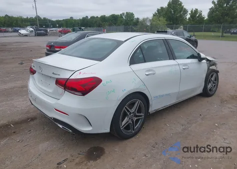2020 Mercedes-Benz A 220 4Matic z USA, uszkodzony, nr VIN WDD3G4FB0LW036562